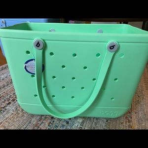 New With Tags LARGE BOGG Bag Mint